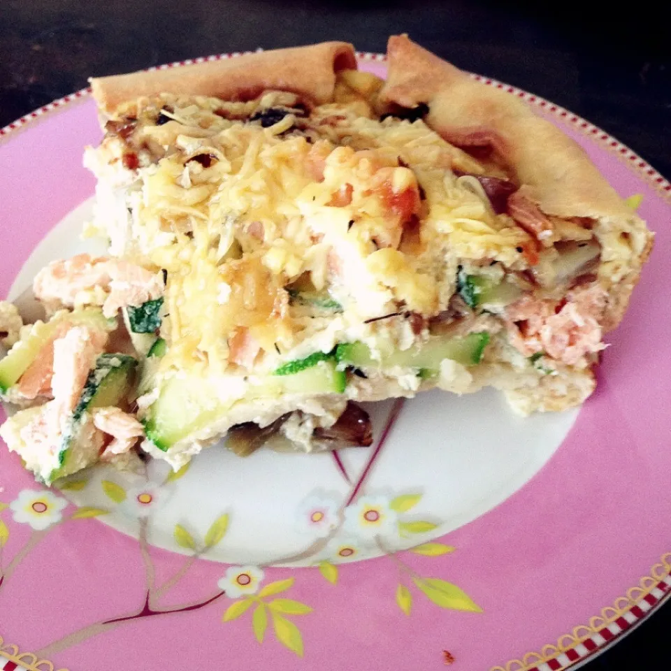 Salmon zucchini quiche|Rianneさん