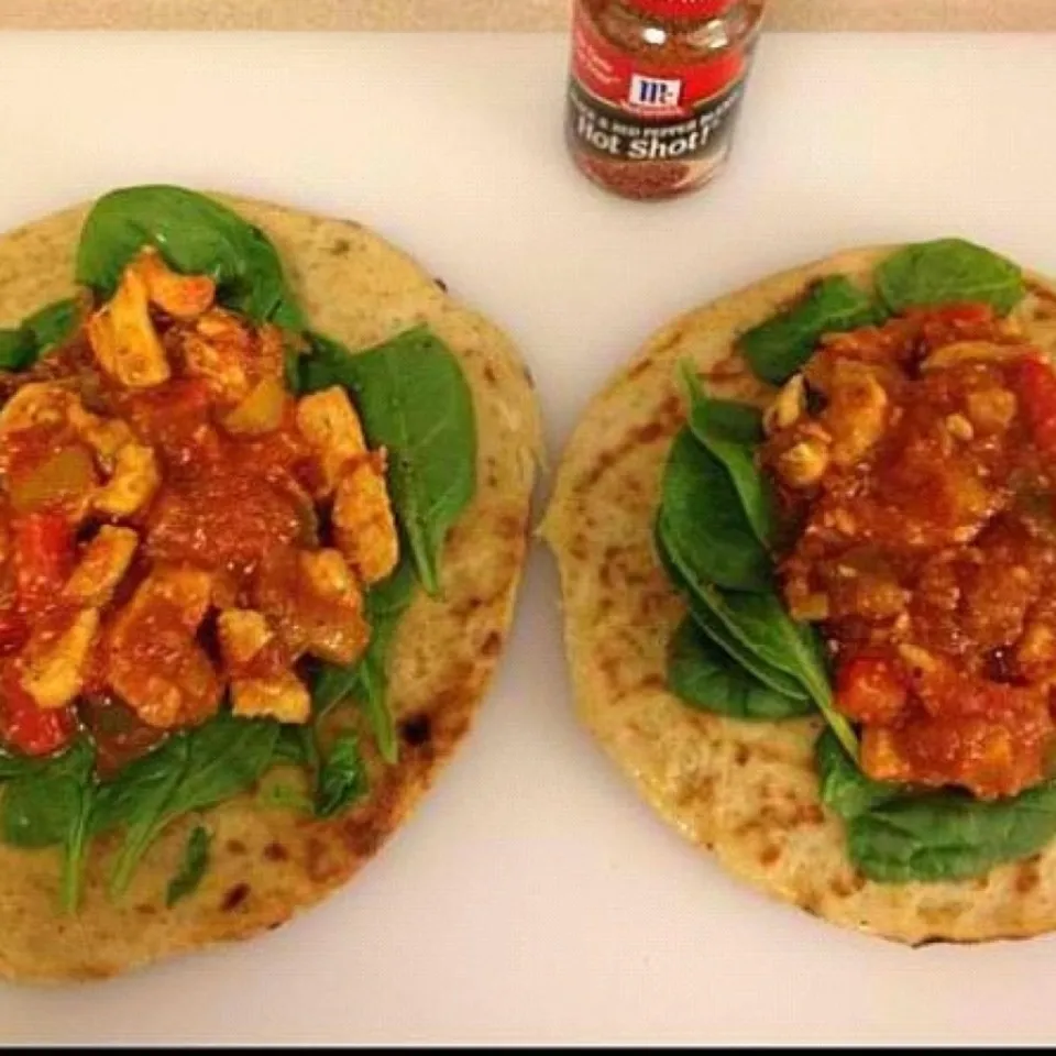 Chicken Pita w/ fresh baby Spinach (totally forgot what type of sauce I made) smh|Curt Chillさん