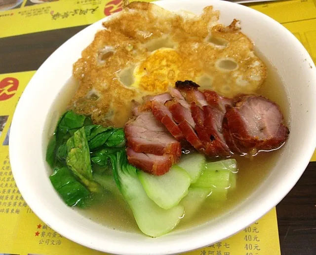 Snapdishの料理写真:HK style noodle with chaishu ~|Elaineさん