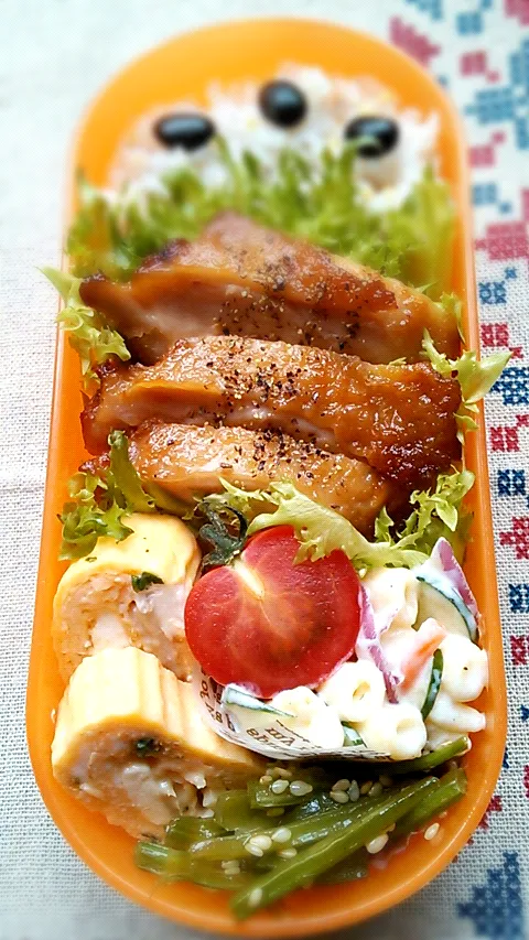 Snapdishの料理写真:チキンステーキのお弁当|Akoさん