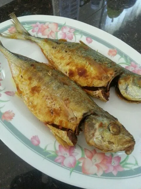 Snapdishの料理写真:Fried Yellowtail Scad|Mrs BNazさん