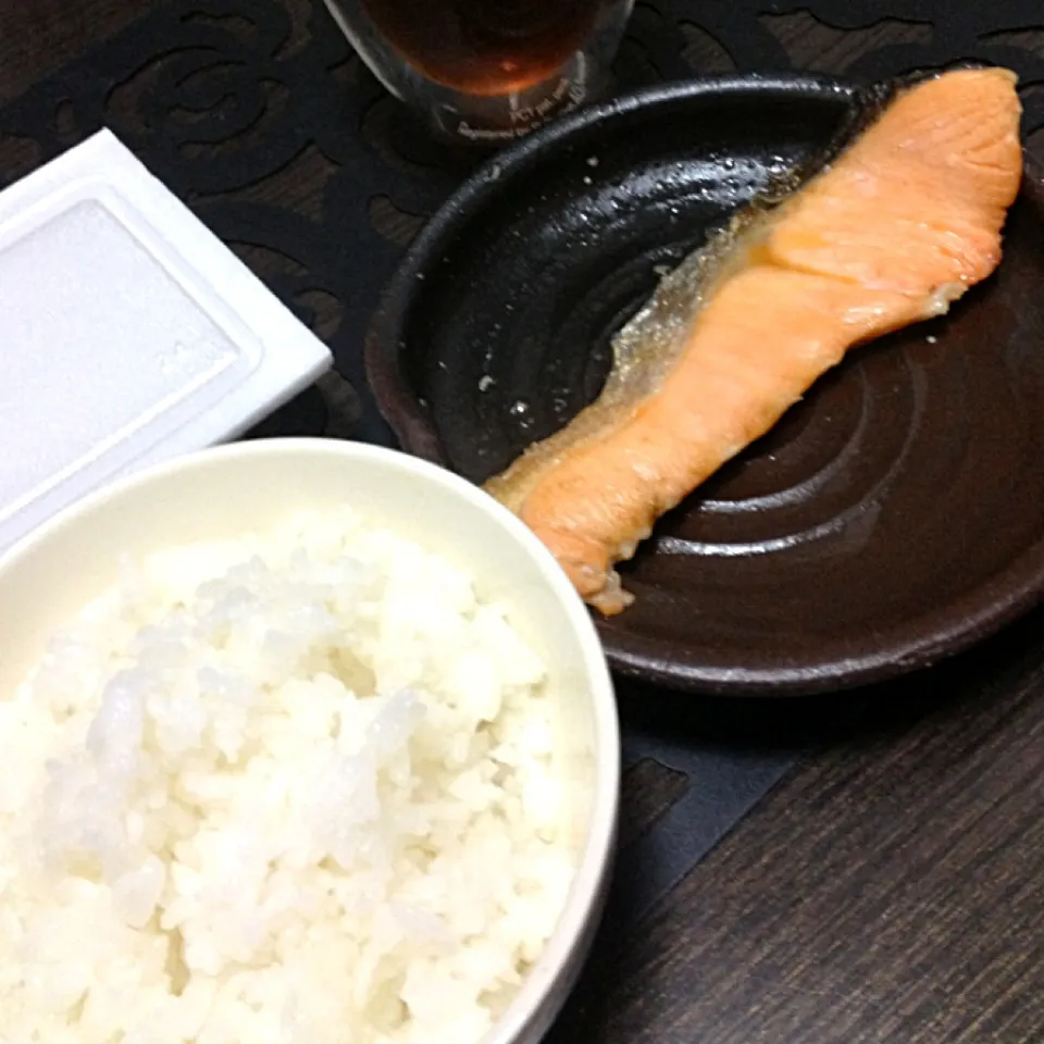 Snapdishの料理写真:朝ご飯みたいな昼ご飯|miekimさん