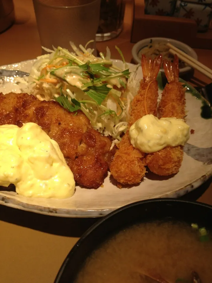 チキン南蛮とエビフライ定食、貝汁変更|Hajime Sakaiさん