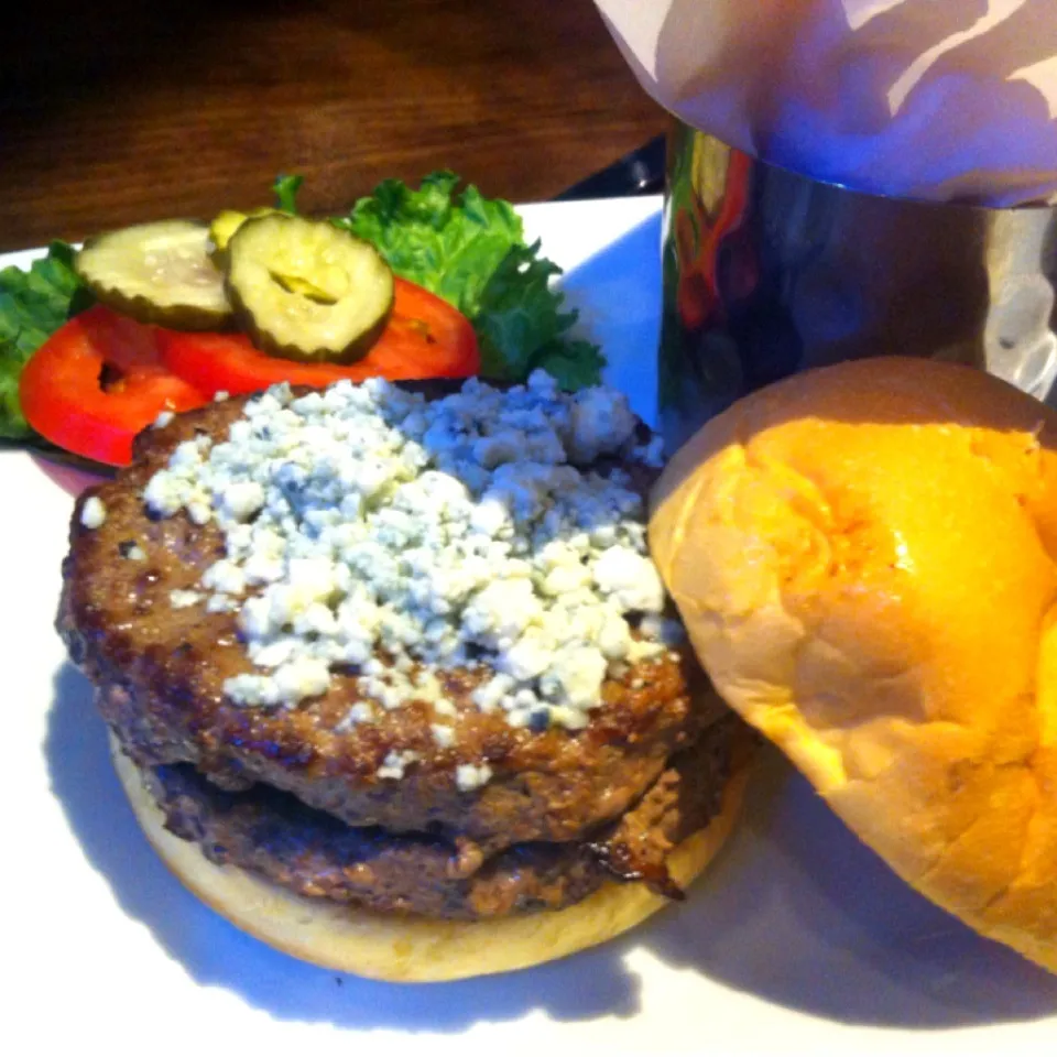 Blue cheese burger from Dave and Busters|virginia frasseさん