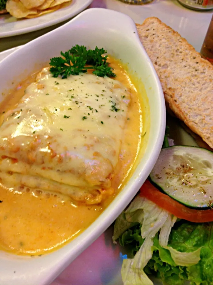 Snapdishの料理写真:Salmon Lasagna|Rockwell Leeさん