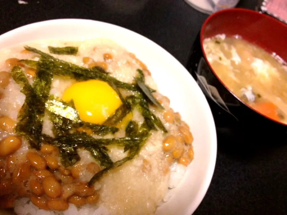 トロロ納豆丼♩|しかちゃんさん