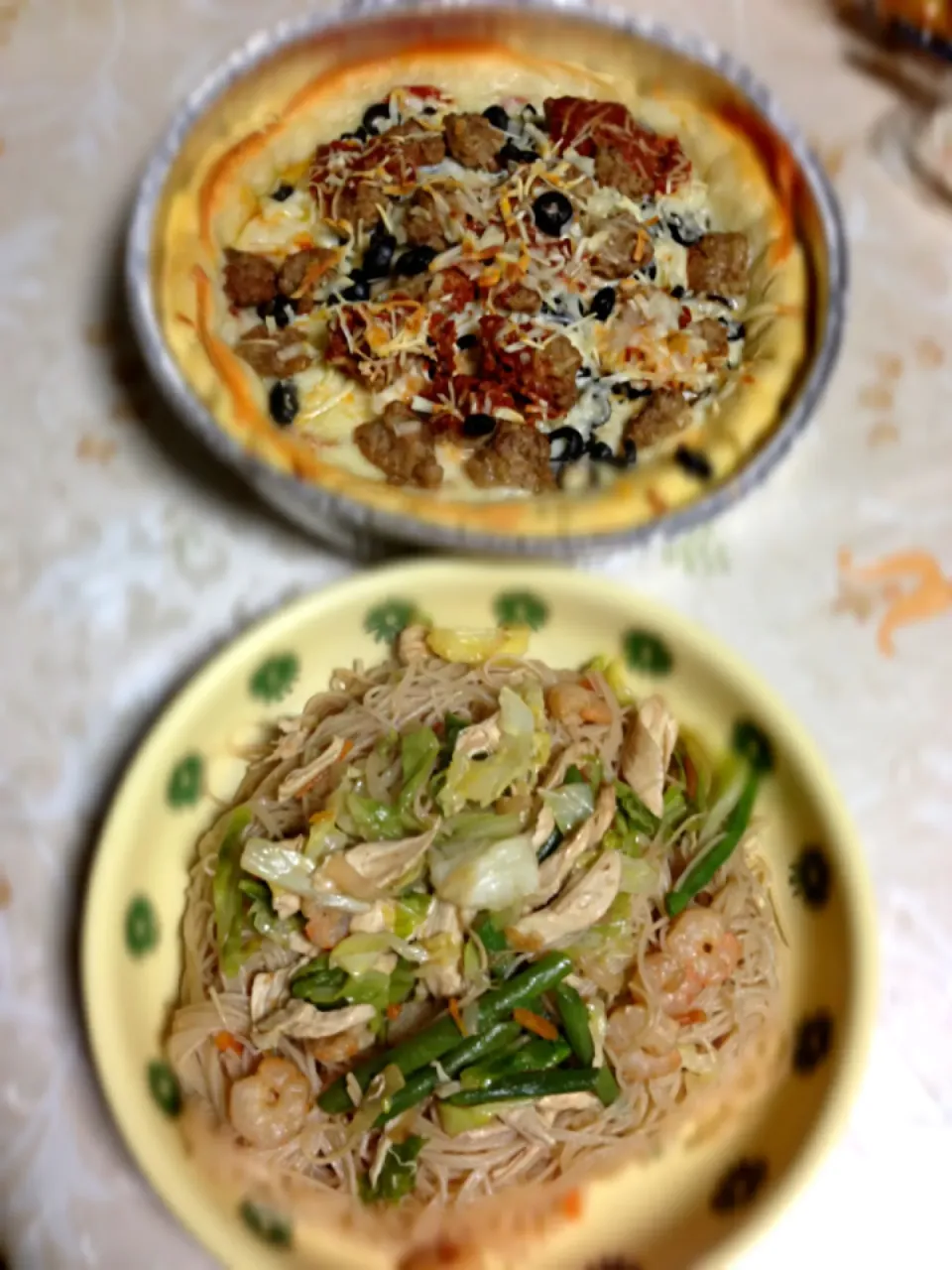 Snapdishの料理写真:baked meatball pie and bihon noodles|rm43vrさん