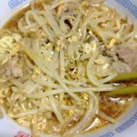 Snapdishの料理写真:インスタント味噌ラーメン|キイチさん