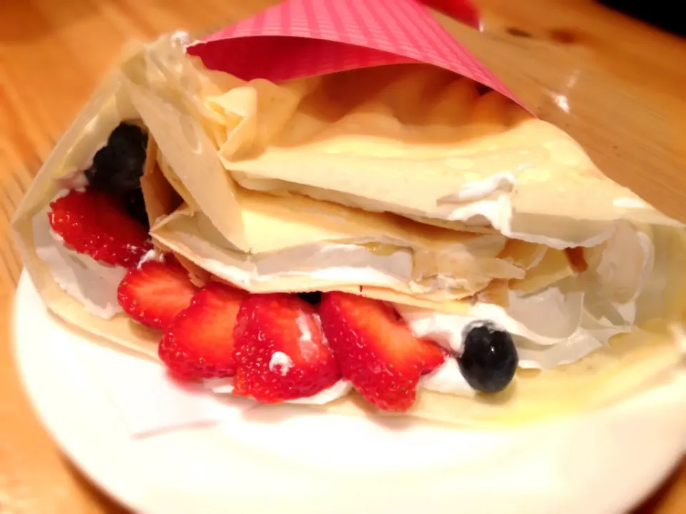 Mixed berries with custard and whipped cream|Junya Tanakaさん