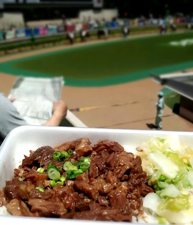 牛すじ弁当　@東京競馬場|平原知宏さん