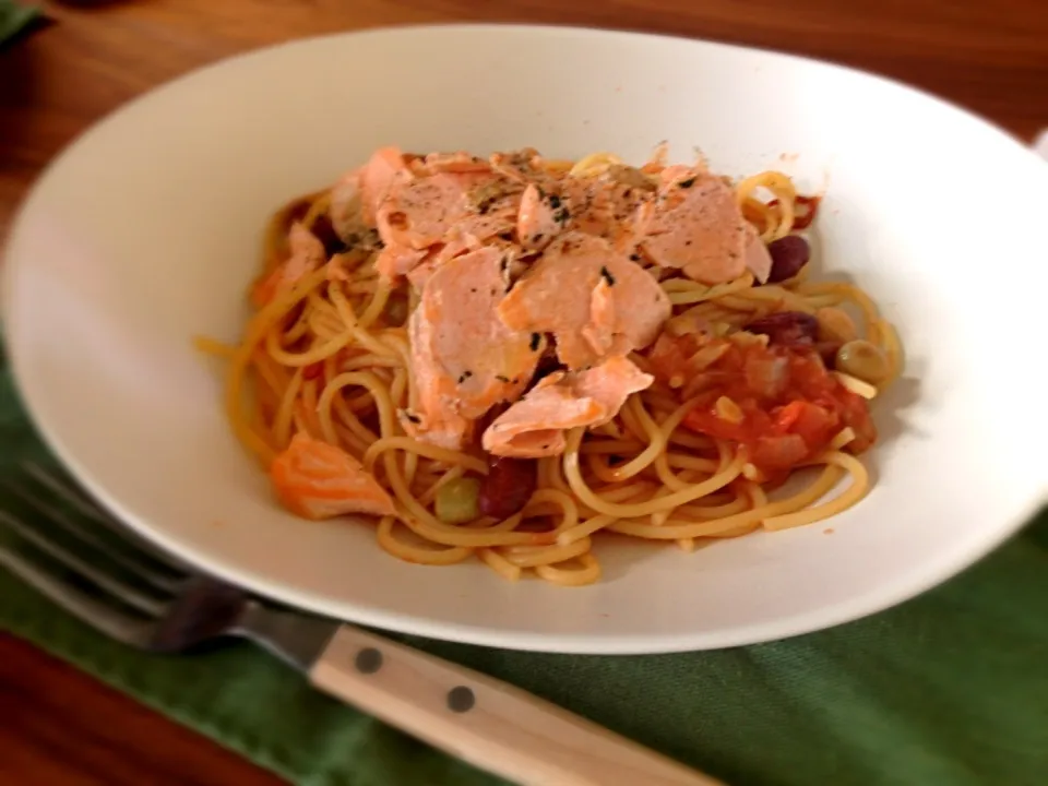 pasta with tomato beans and lemony salmon|ながともさん