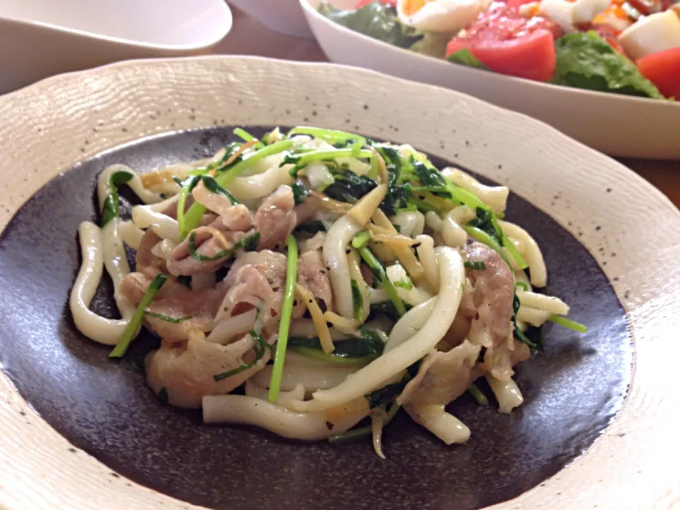 生姜と豆苗の塩味焼きうどん|さちこ(さがねっち)さん