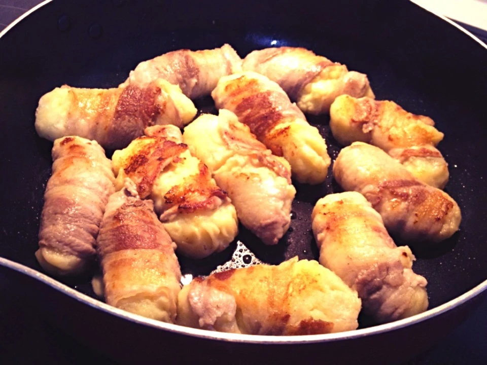 チーズ入りマッシュポテトの肉巻き|miduさん