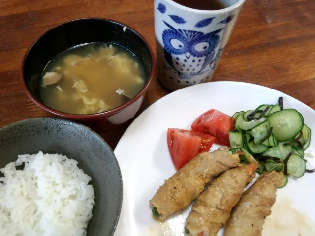 豚肉の野菜巻き♪中華風スープ♪|はぎのつきさん