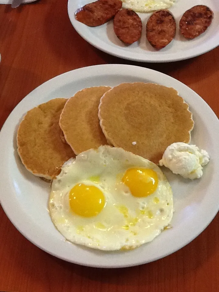 Eggs'n Thingsのハワイアンパンケーキ|ジョルジョさん