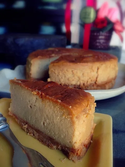 for Mother'sDay,Sesame Honey Cheese Cakeしっとり胡麻ハニーチーズケーキ 母の日に💐|romieさん