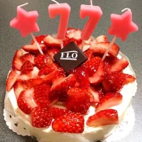 FLOの記念日ケーキ♡|こまつたんさん