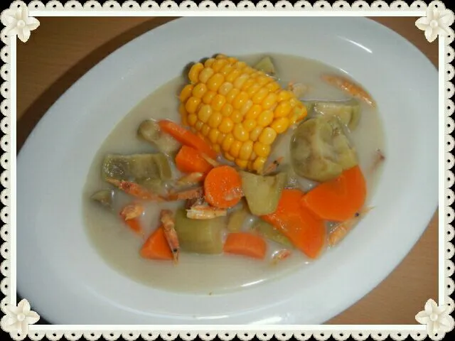 Sayur lodeh - vegetable stew with coconut milk, spices & shrimp paste|Asti 🌸🌸さん