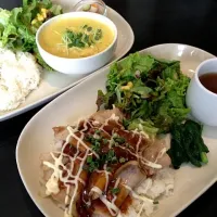 豚肉の照り焼き丼 小松菜のおひたし  鶏胸肉とブロッコリーのカレー|なべすけさん