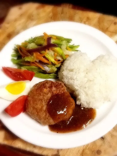 晩ご飯プレート🍔🍚|さとう かおりさん