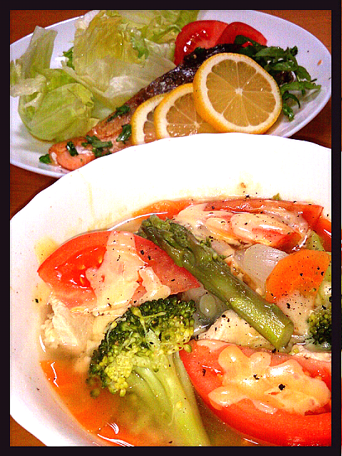 はなまるの塩鶏で具沢山スープ サーモンソテー Teruyo Snapdish スナップディッシュ Id 8xxa