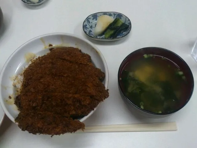 わらじかつ丼|おおくつさん