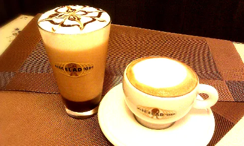 cappuccino & iced mochaccino|廖耀鳴さん