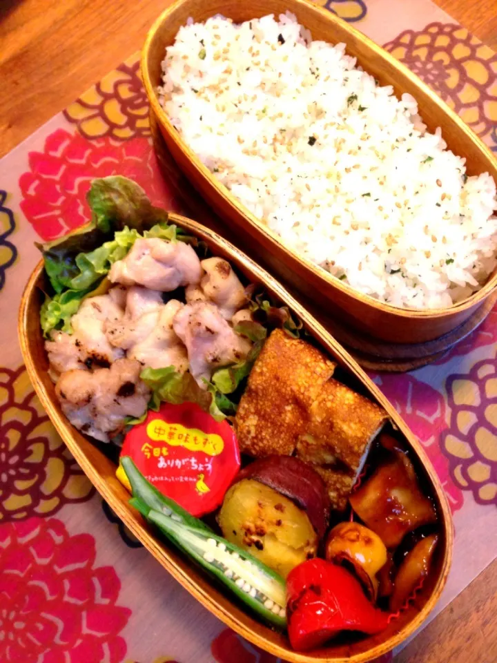 Snapdishの料理写真:鶏ももの塩焼き弁当♪|まりさん