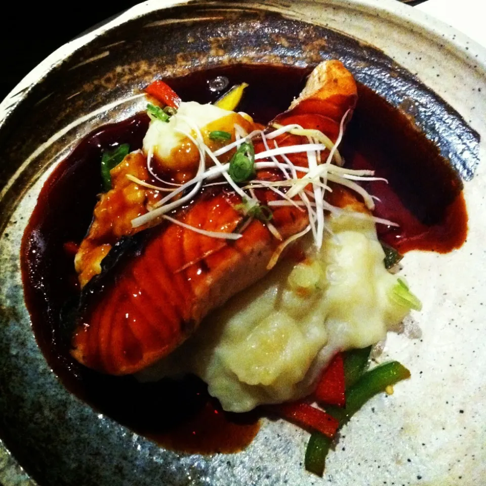 Pan-fried salmon in teriyaki sauce.|Elaine Chauさん