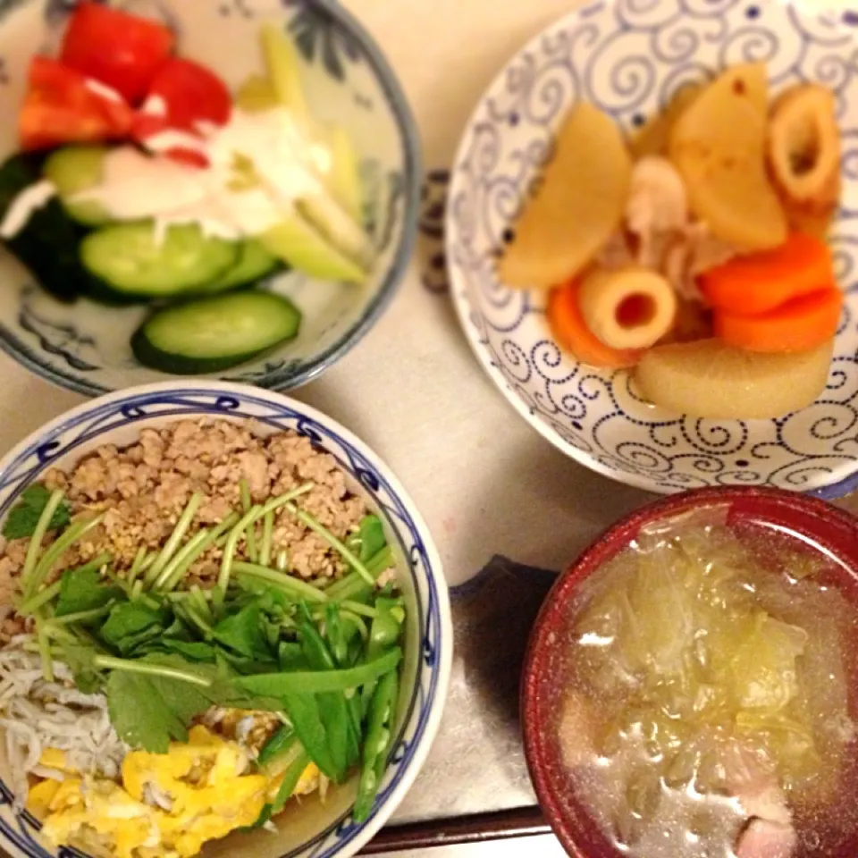 Snapdishの料理写真:Soboro Rice 2013/5/13 Dinner.|Comer Ruyeeさん