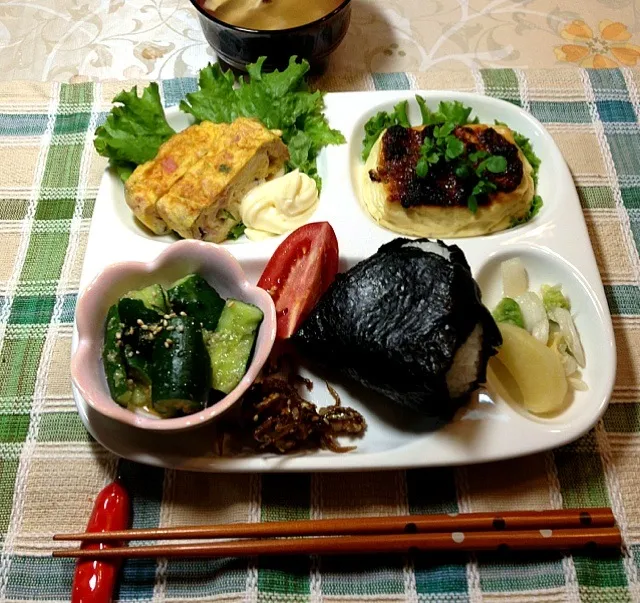 ワンプレートおにぎりの夕飯🍙|カオルン♪さん