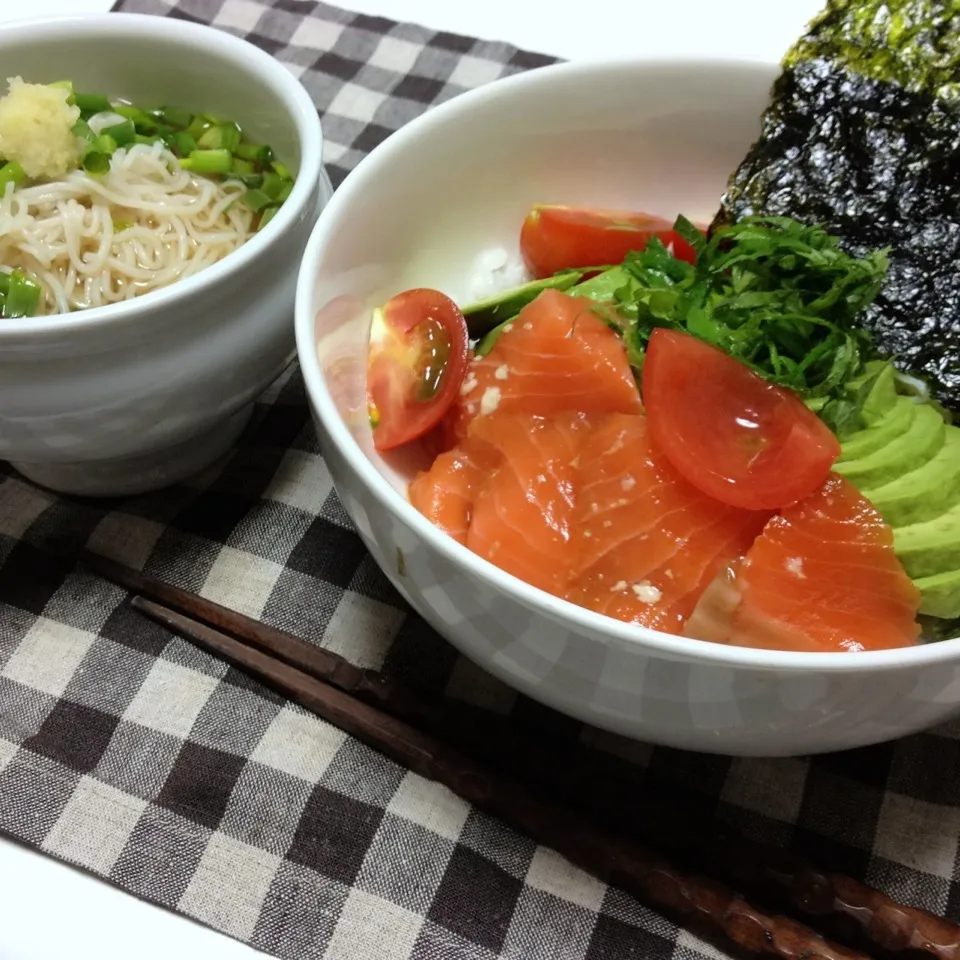 サーモンとアボカド丼とミニぶっかけ素麺( ´ ▽ ` )ﾉ|osato0926さん