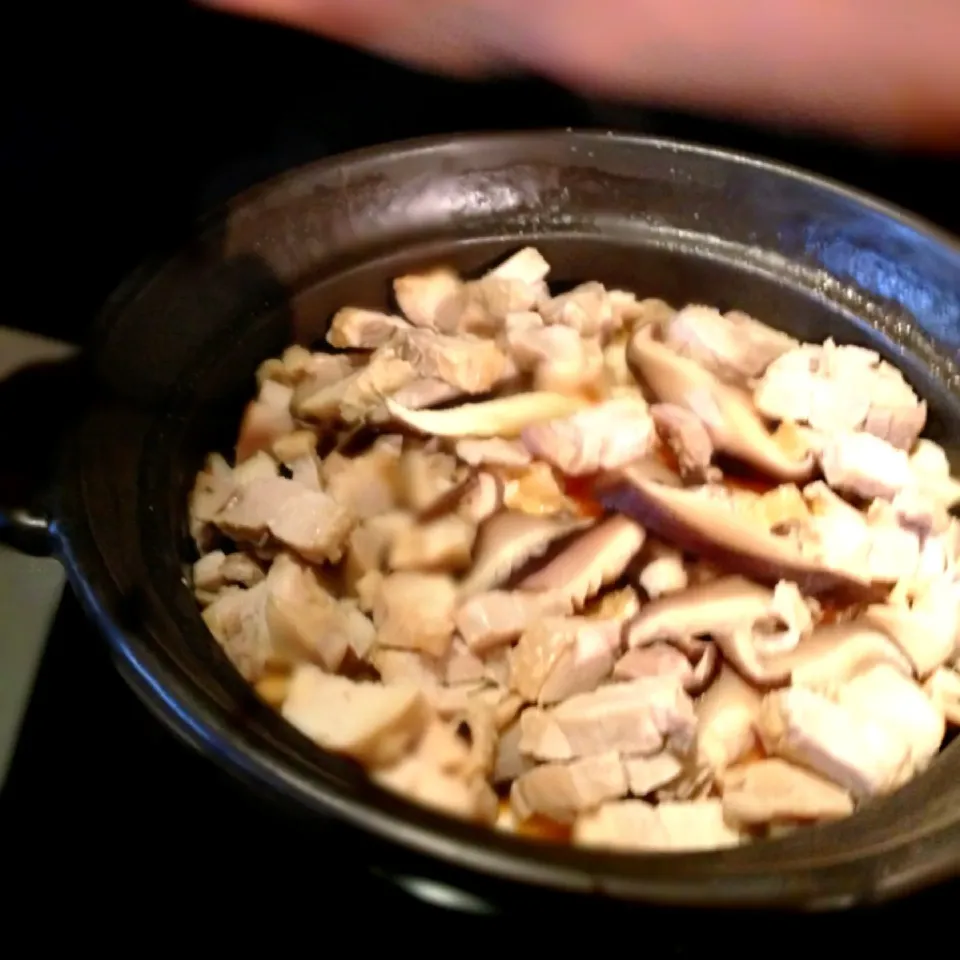 鳥椎茸土鍋炊き込みご飯|炊かれたいオトコ おこん 小栁津さん