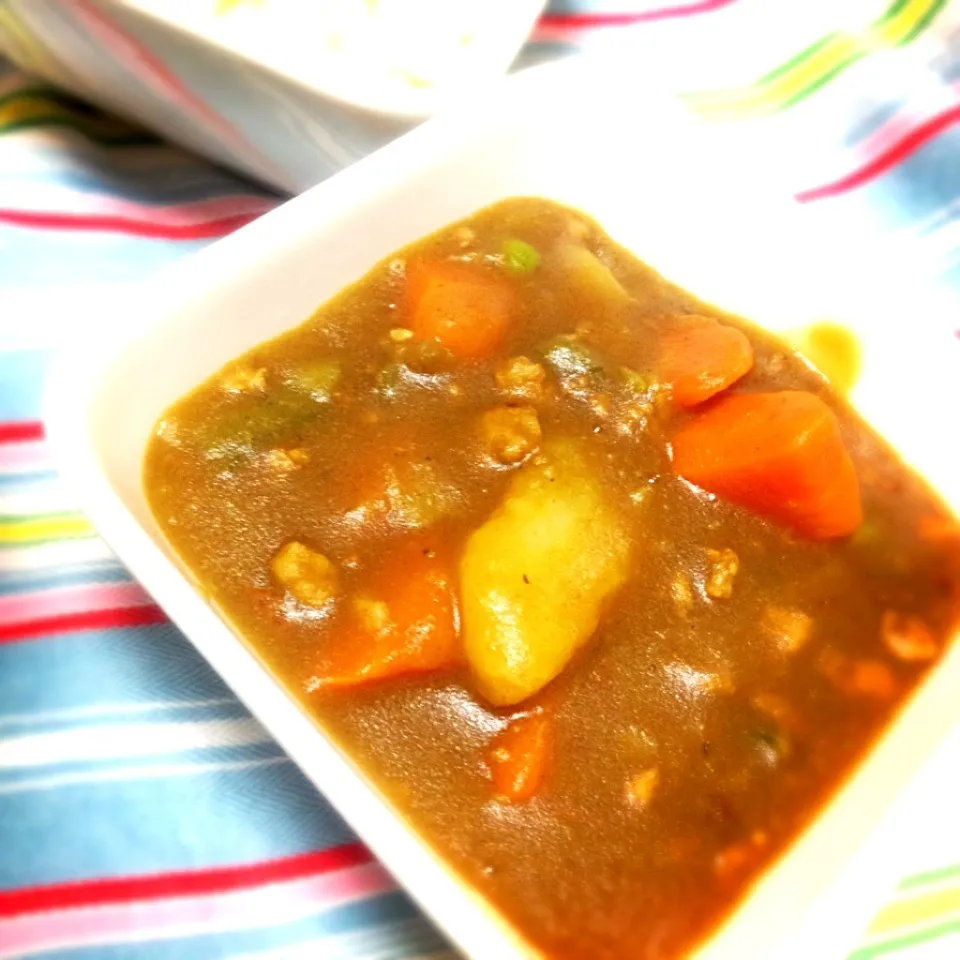 スナップエンドウとひき肉のカレー|しょおんくさん