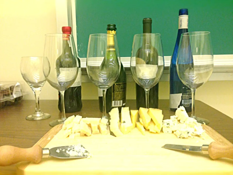 CUL 231 Final Exam. Blind Tasting, Wine& Cheese.|Edgar Rodriguezさん