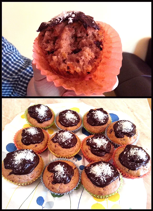 Snapdishの料理写真:Vegan muffins with chocolate, ginger and dried fruits|Danielaさん