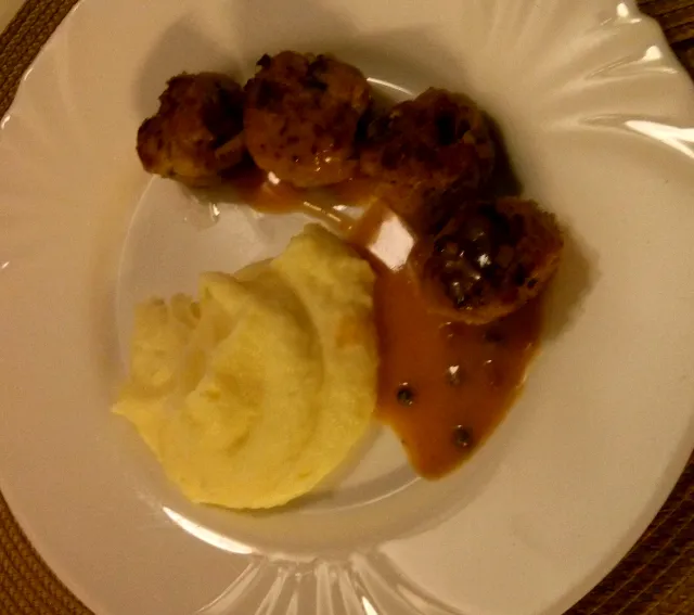 meatballs, puree, peppersauce|viviさん