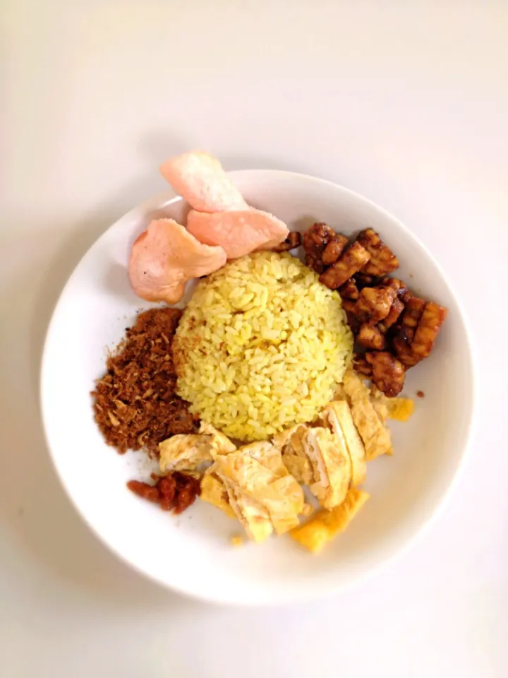 Nasi kuning|deedee nadyaさん