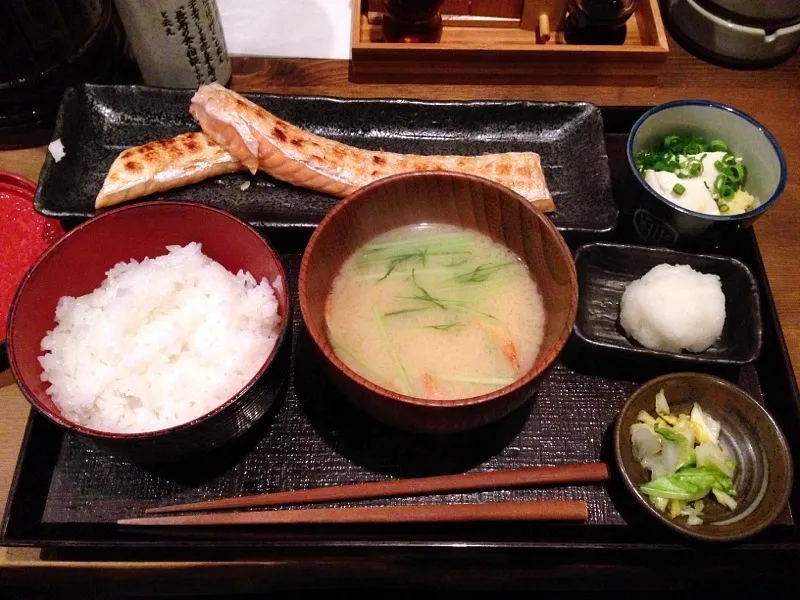 鮭ハラス焼き定食 Grilled Salmon Lunch|chan mitsuさん