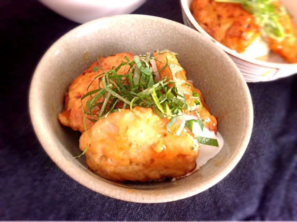 鶏つくね丼温玉のせ|こばやし ようこさん