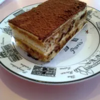 Snapdishの料理写真:tiramisu cake|tasya adistyaさん