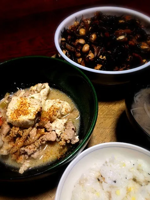 ごま肉豆腐&大豆入りひじき煮|ともえさん