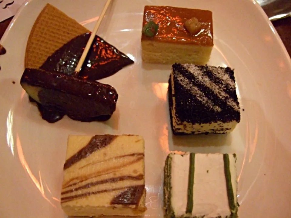 Assorted Cakes|Yvonne Limさん