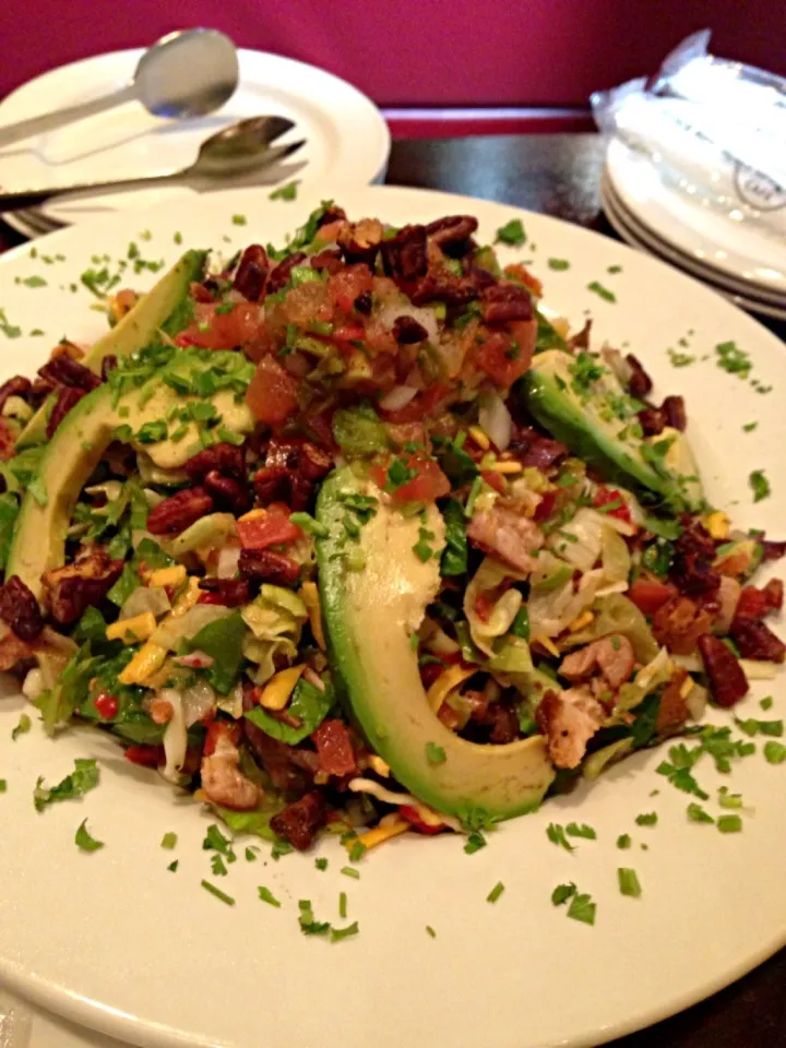 Snapdishの料理写真:大阪Hard Rock Cafe salad|Rowen Wongさん