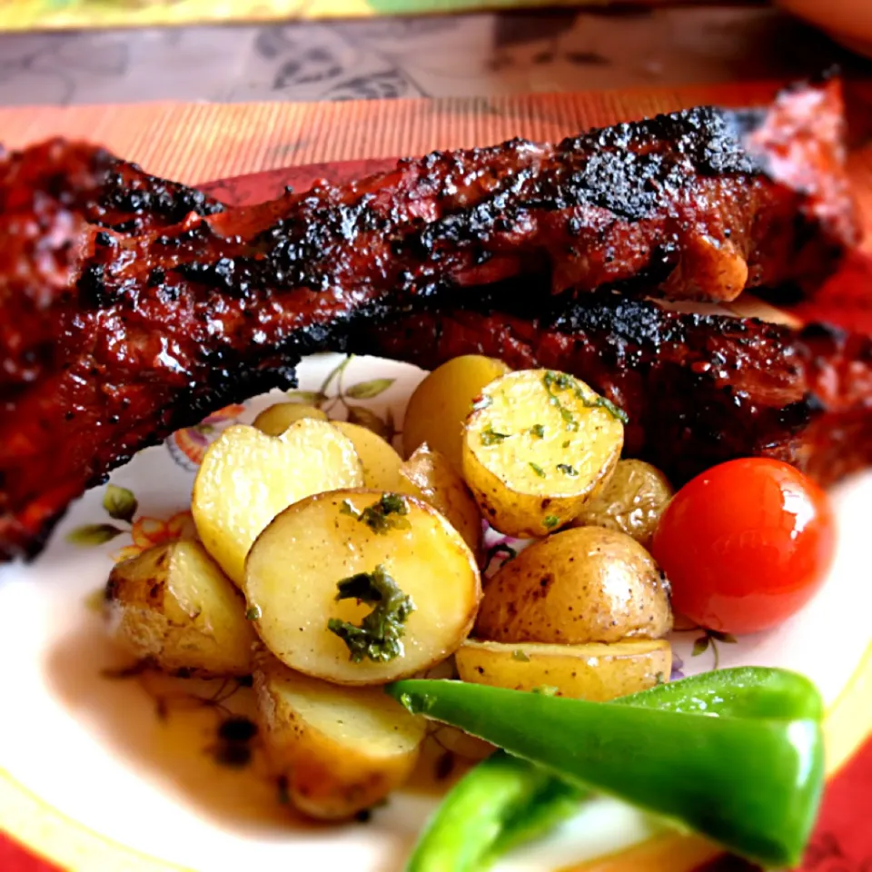 Baby back ribs w/ baby potatoes|Cynthia Reyesさん