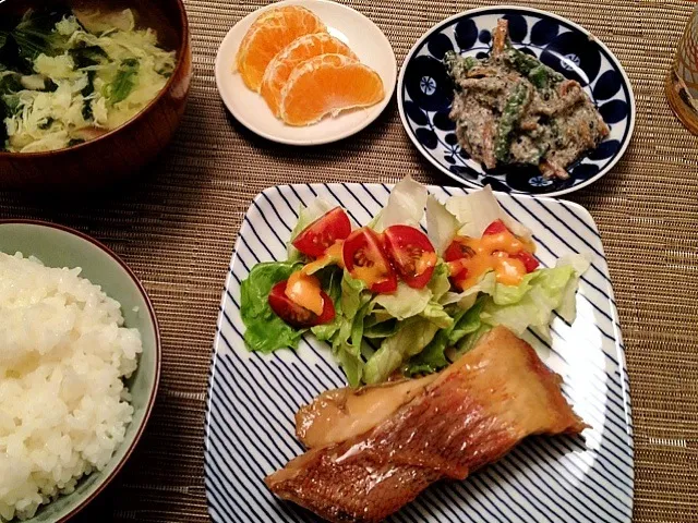 昨日の夕飯  赤魚煮付  白和え  ほうれん草と卵のスープ  不知火|ikukoさん