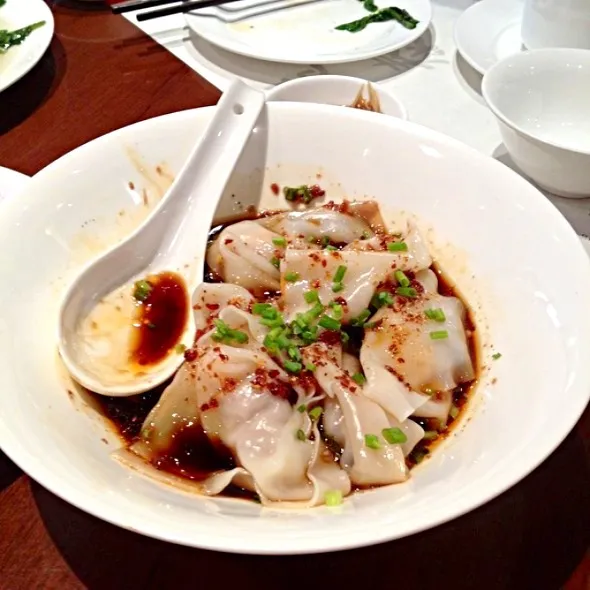 Shanghai Spicy Dumplings|Romeoさん