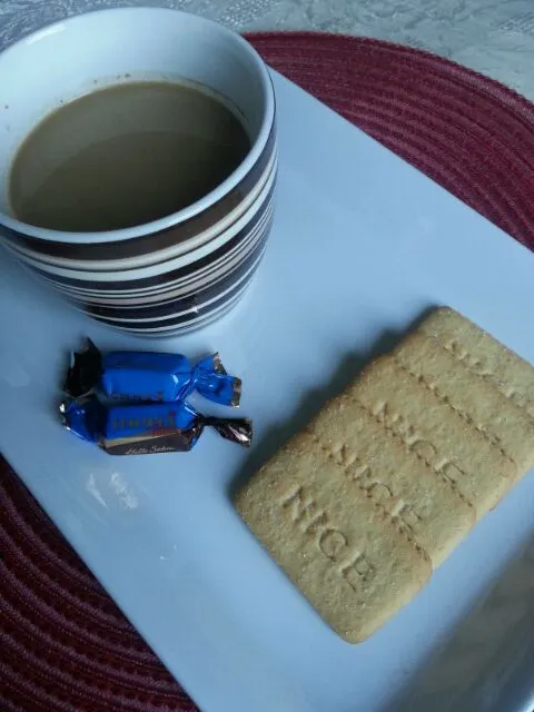 Sumatran Milk Coffee ★ Nice Biscuits ★ Merci Chocs|Mrs BNazさん