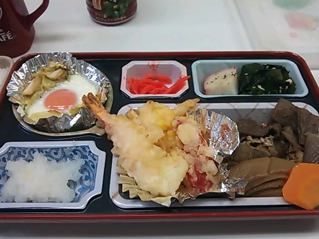 お昼のお弁当|小栗大介さん