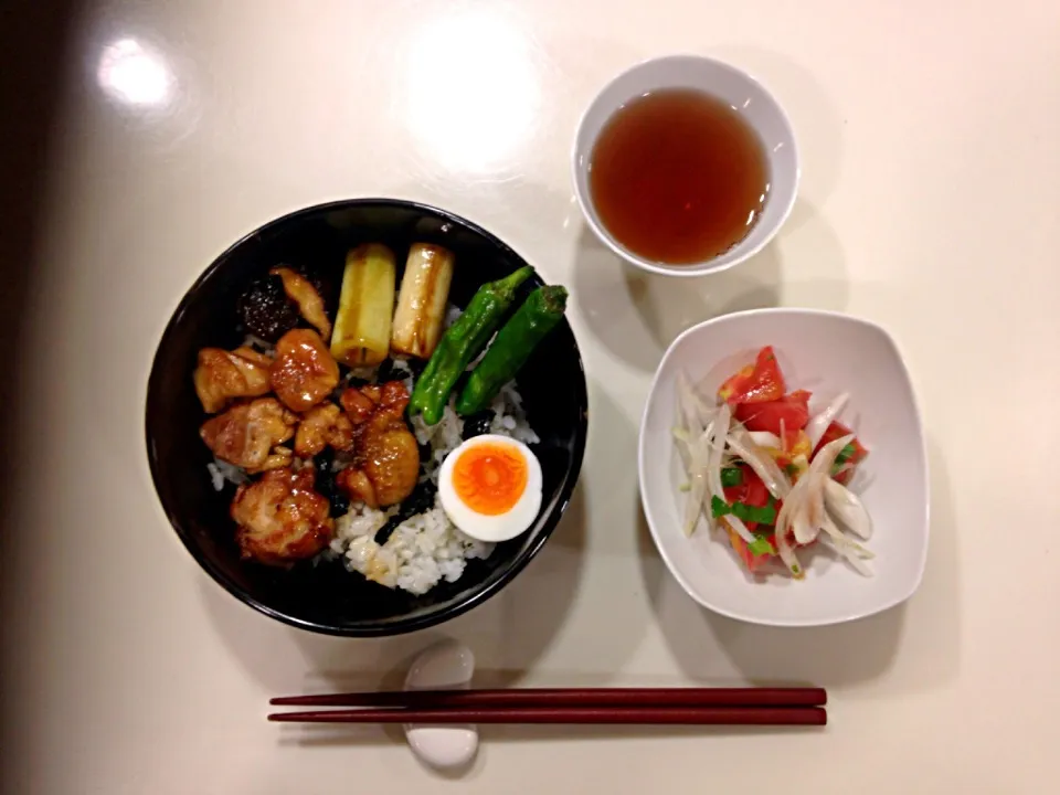 とりの照り焼き丼・トマトと青じその和風サラダ|RUIさん